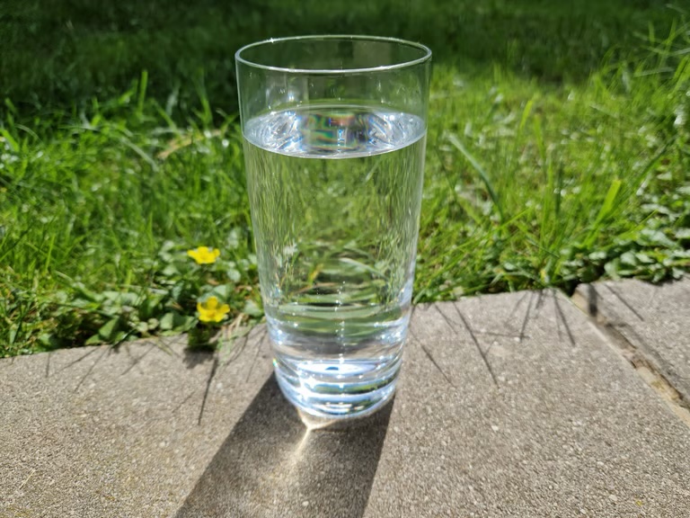 glass-water-grass